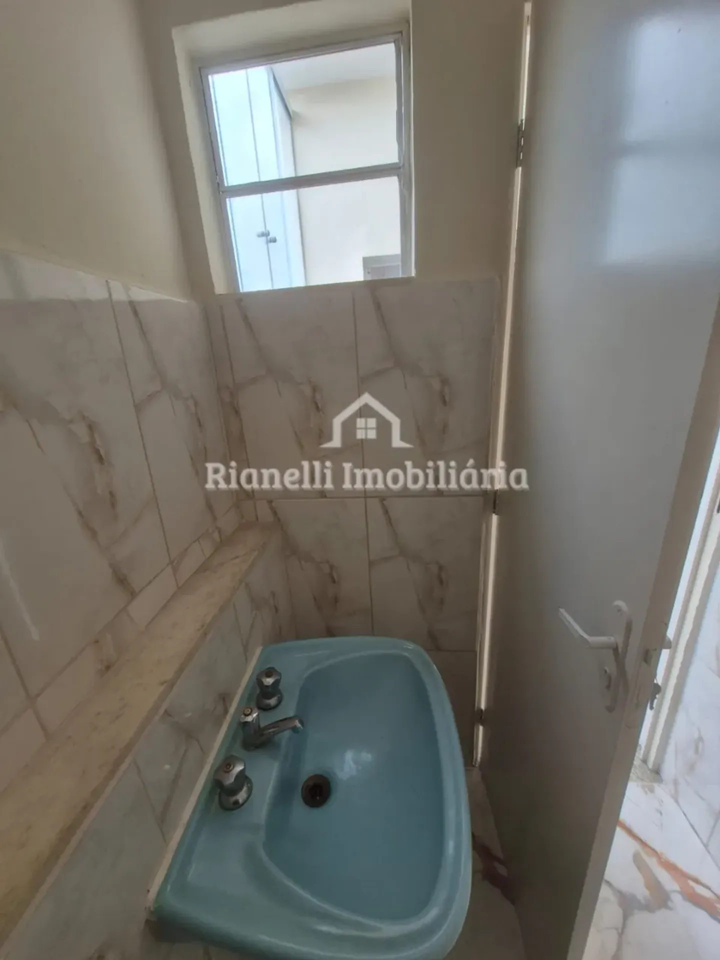 Apartment, 65 m², with wood or laminate floors — photo 6