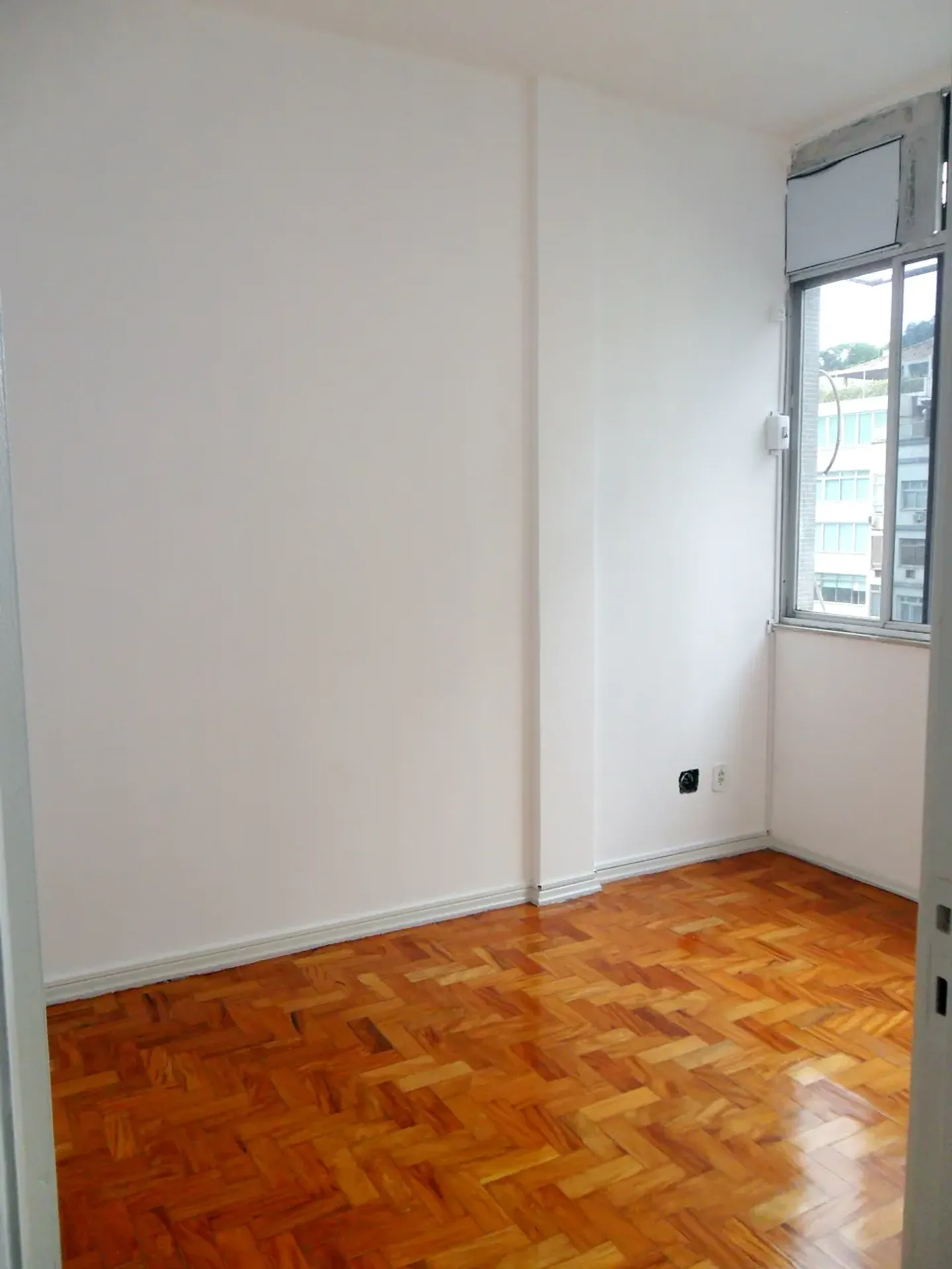 Apartment, 50 m², with wood or laminate floors — photo 5