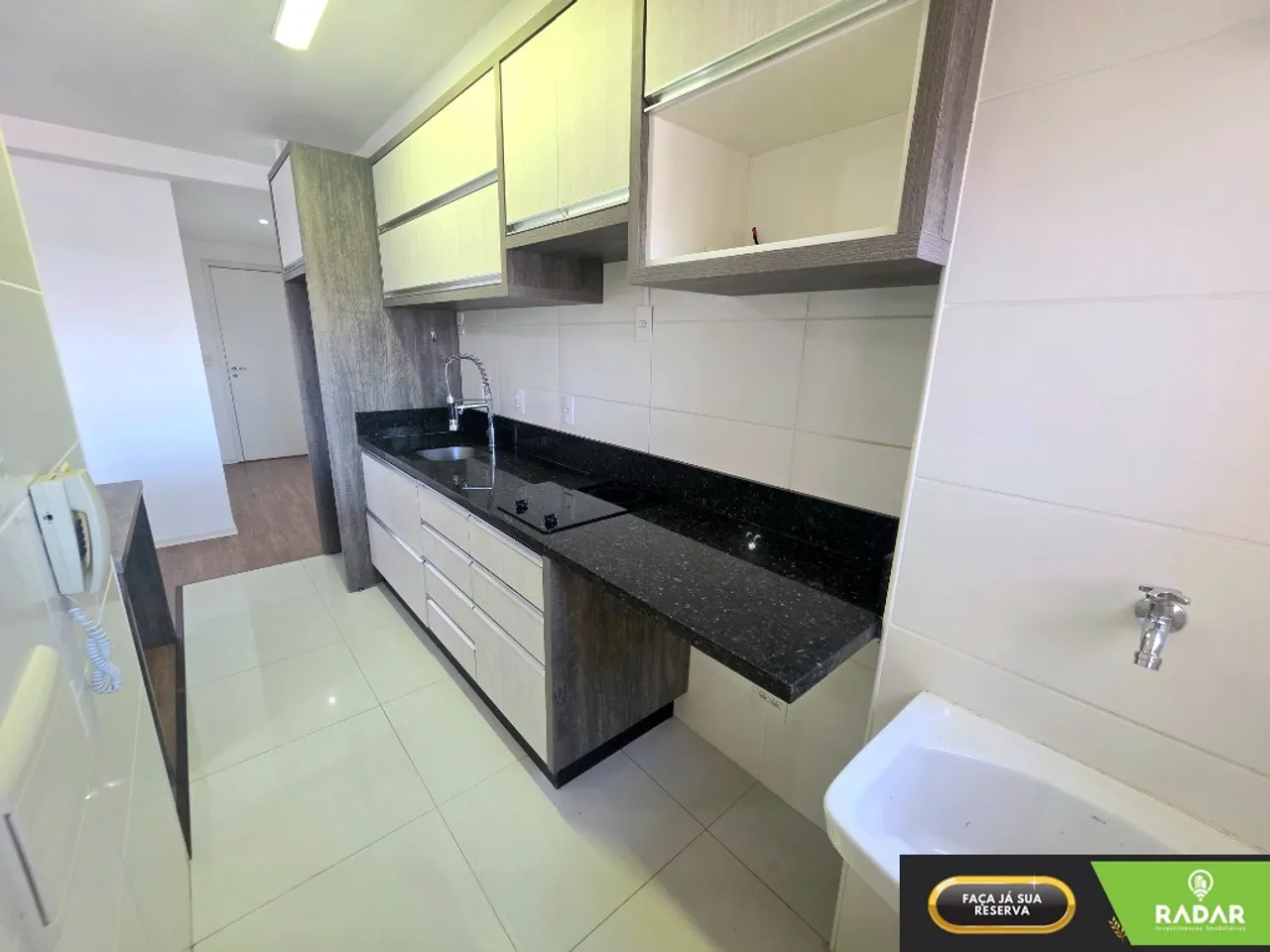Furnished 1-bedroom apartment with 84 m² and parking — photo 11