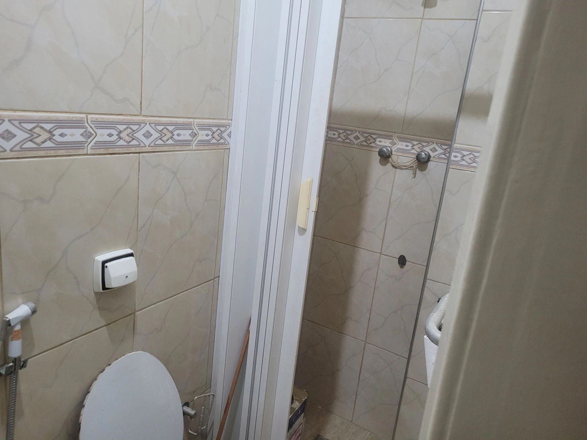 Furnished apartment, 120 m², with wood or laminate floors — photo 25