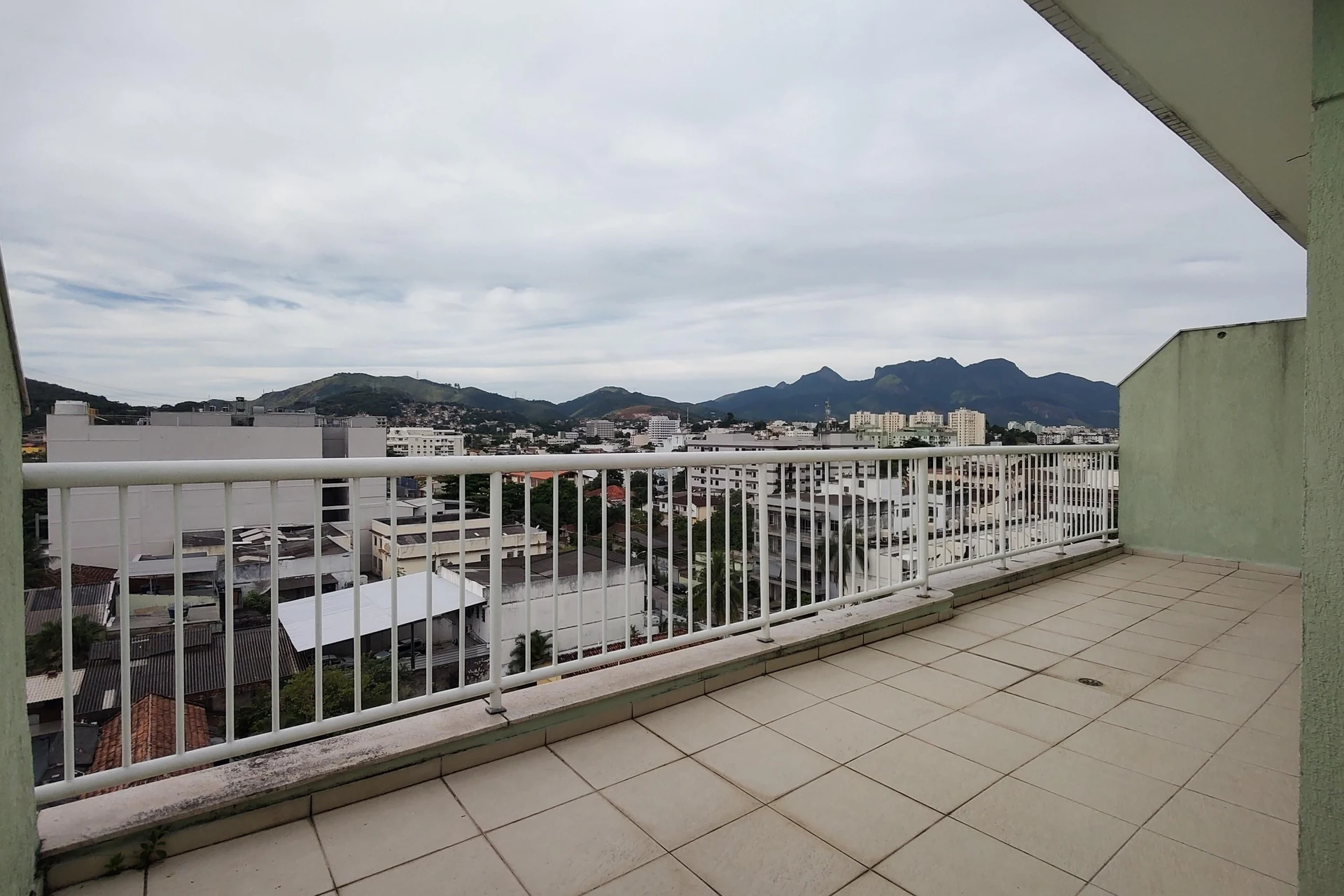 Apartment with 2 bedrooms, balcony and 1 parking space — photo 35