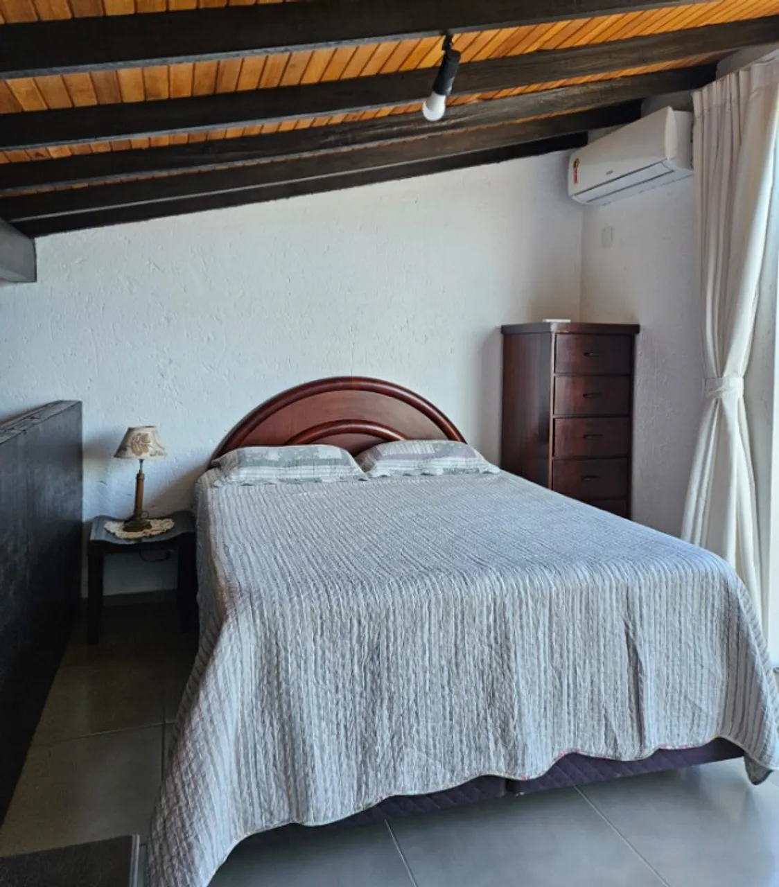 One-bedroom house with a water view — photo 3