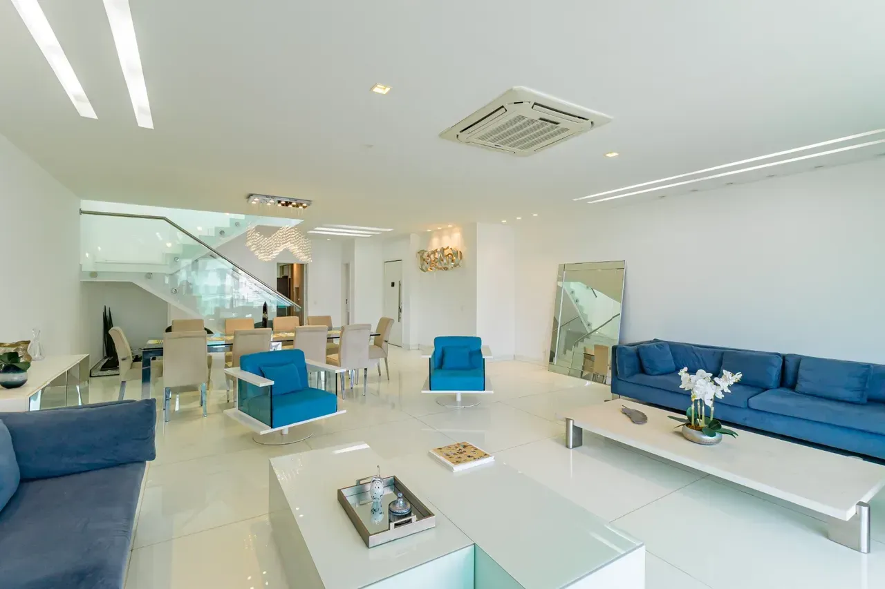 Apartment with 4 bedrooms, 5 bathrooms and balcony — photo 10