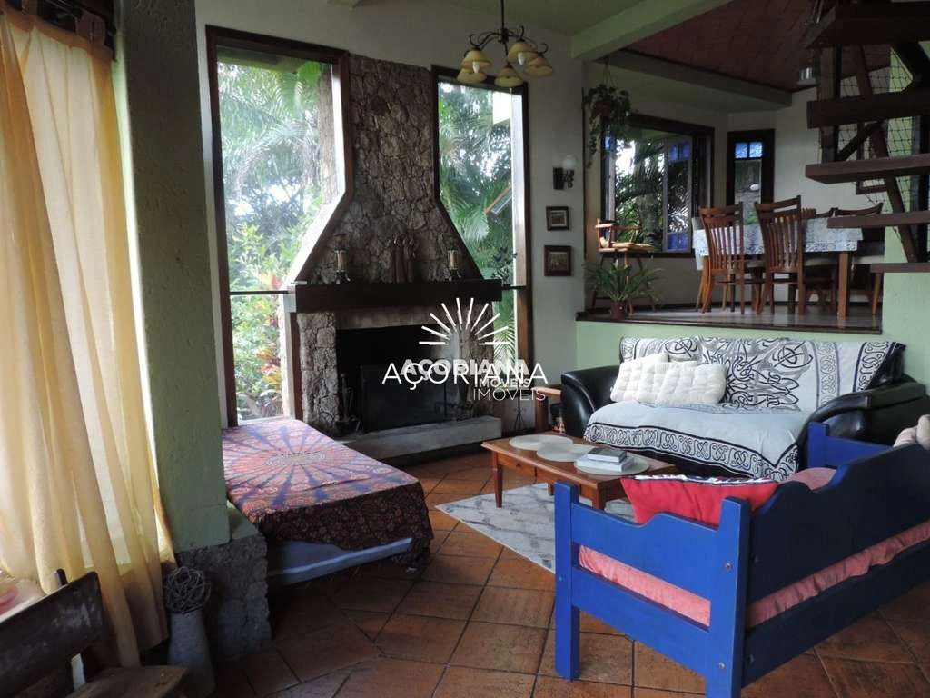 House with 3 bedrooms, 350 m², 3 bathrooms and parking — photo 4