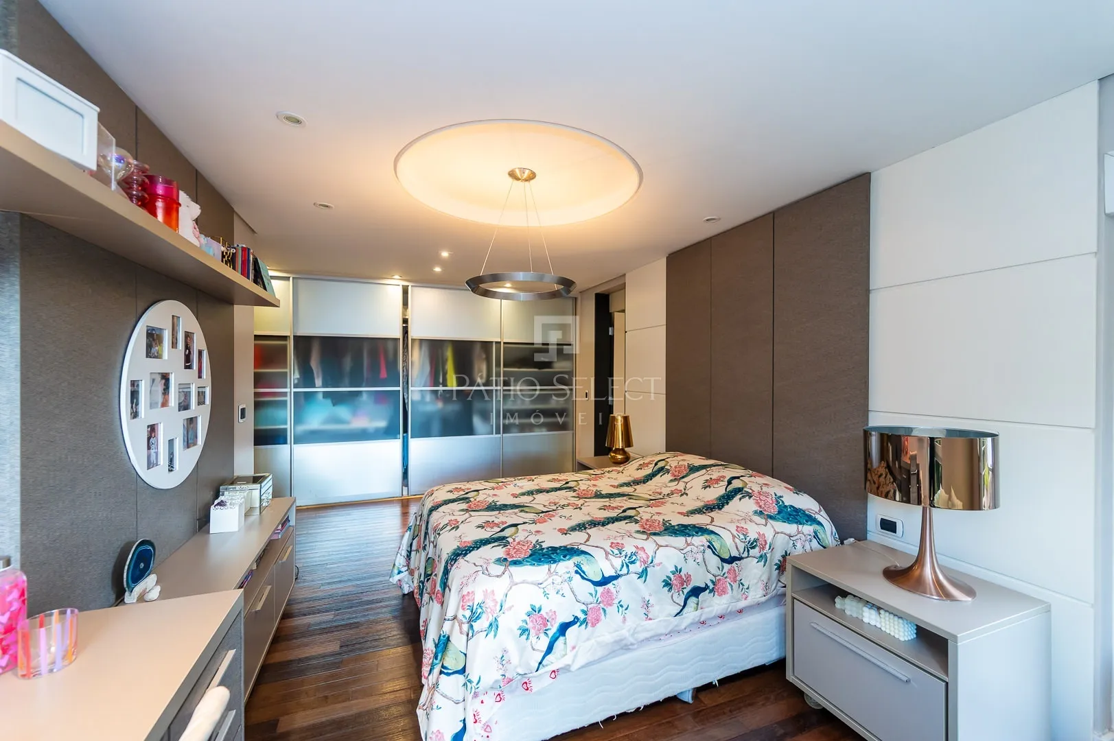 Floor-to-ceiling windows in a 6-bedroom house, 763 m² — photo 84
