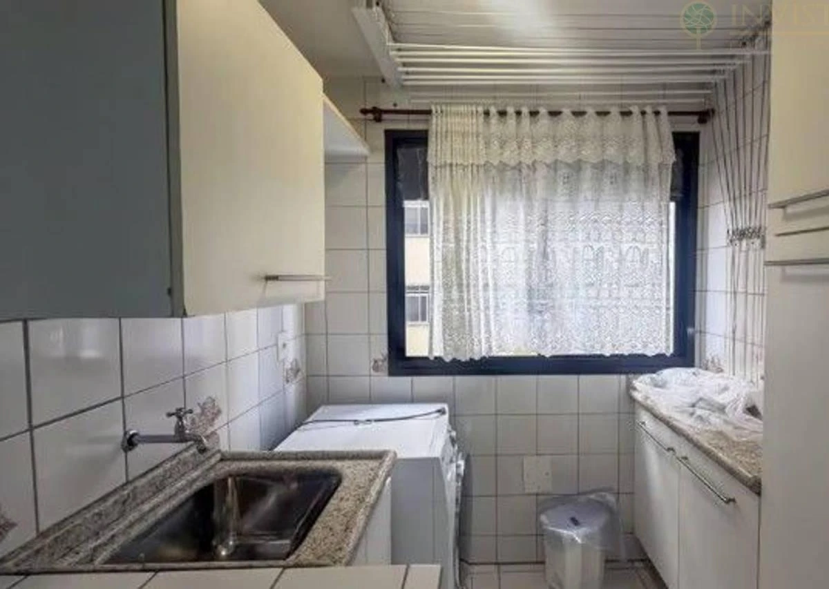 Furnished apartment, 107 m², with a glass-enclosed balcony — photo 13