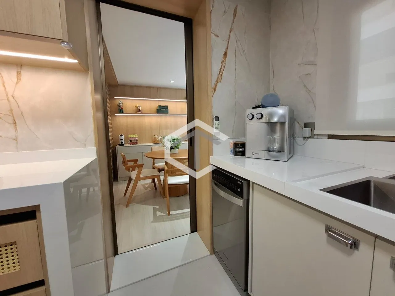 217 m² apartment with a mountain view and a private pool — photo 53