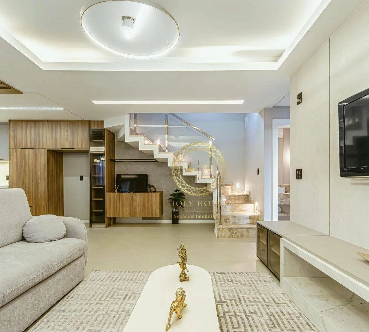 Condo house with a balcony and open-plan kitchen — photo 6