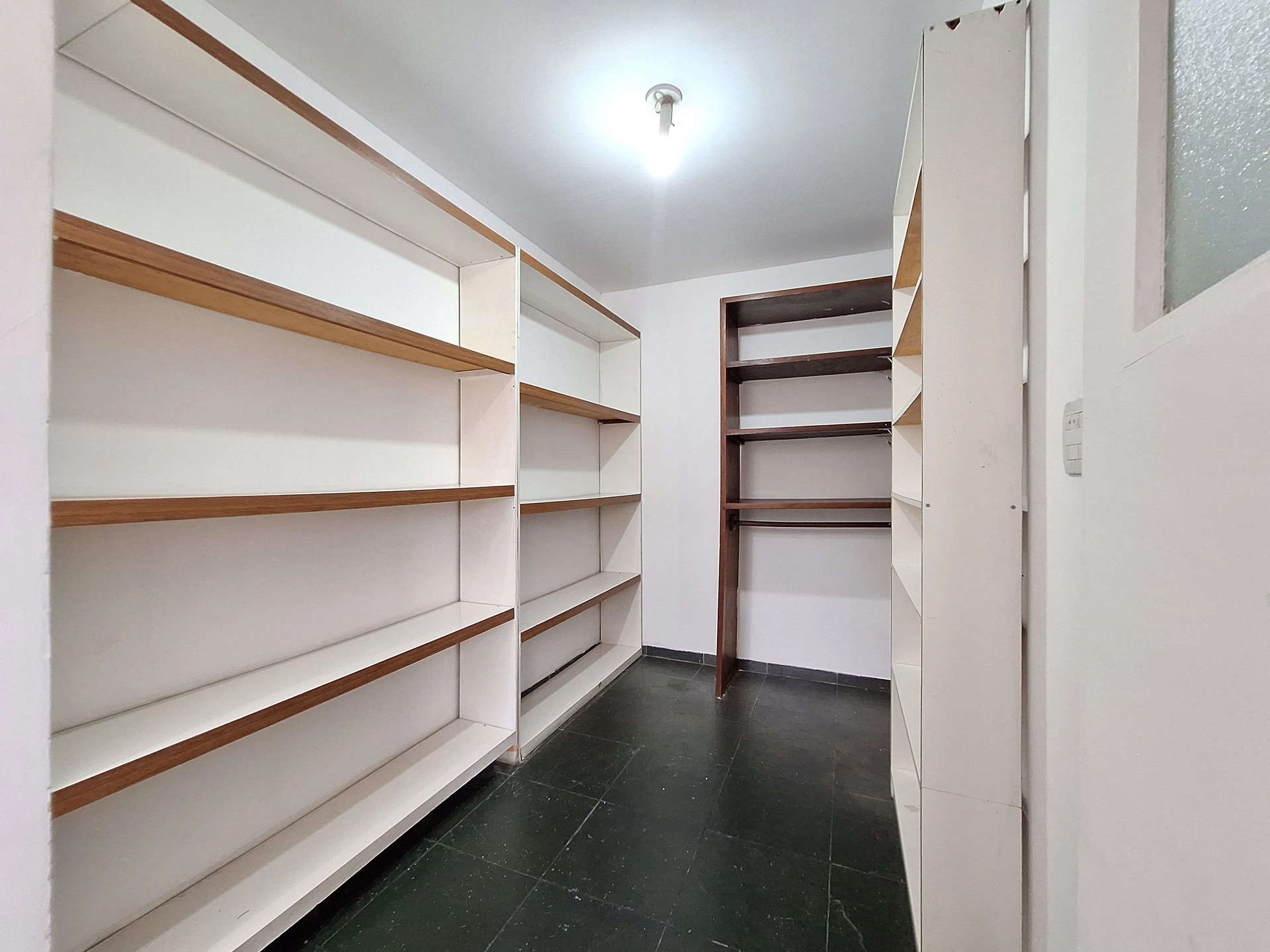 Apartamento de 75 m² com jacuzzi e varanda envidraçada — photo 36
