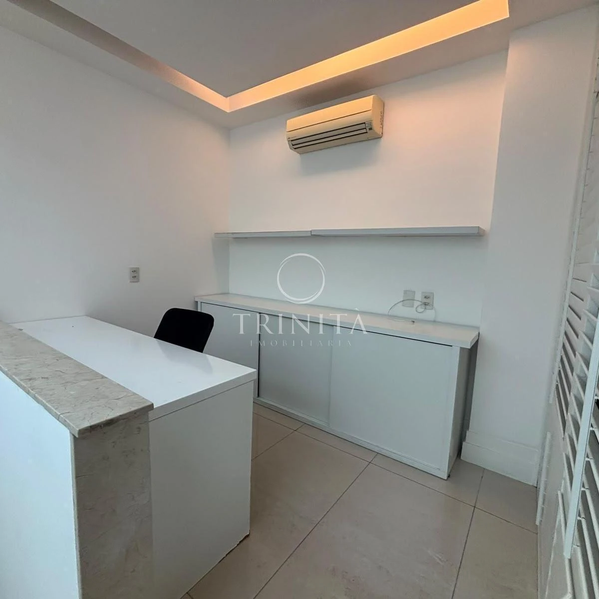 Furnished apartment with 4 en-suite bedrooms and balcony — photo 35