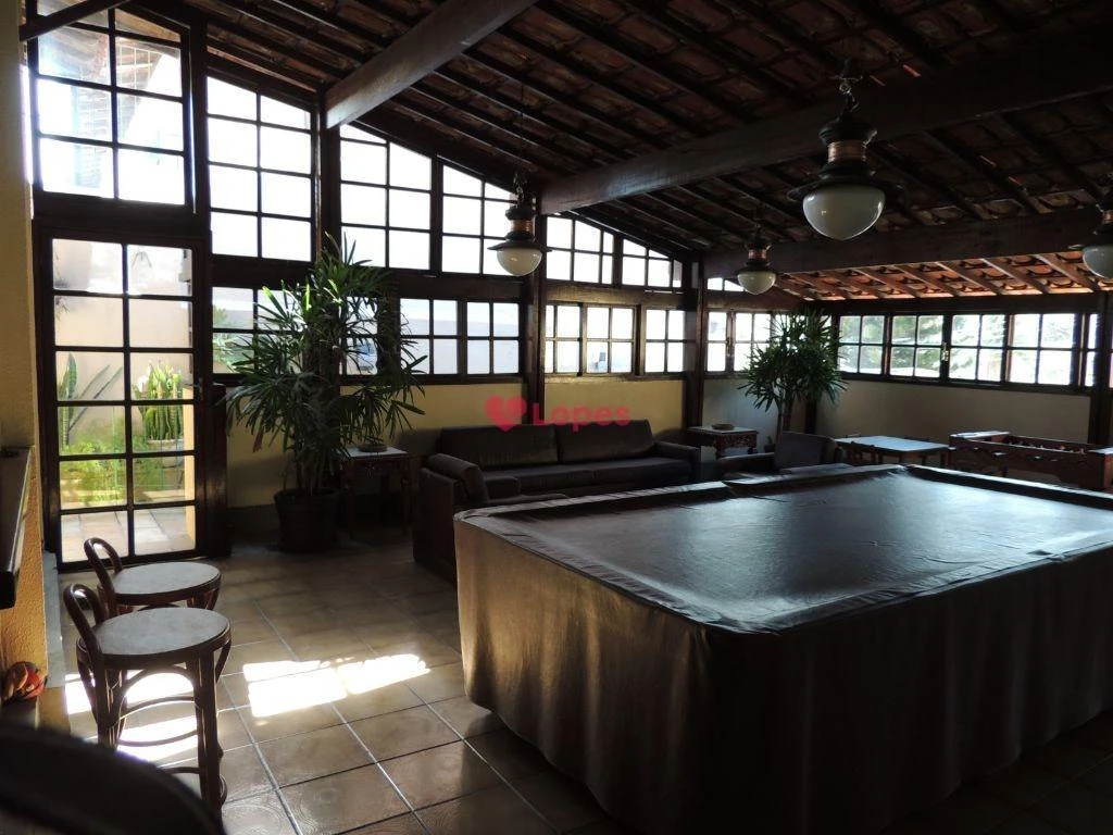 Mountain view in a 4-bedroom house, 431 m² — photo 20
