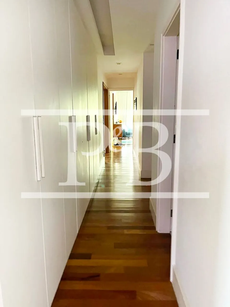 Apartamento de 3 dormitórios, 261 m² e varanda — photo 2