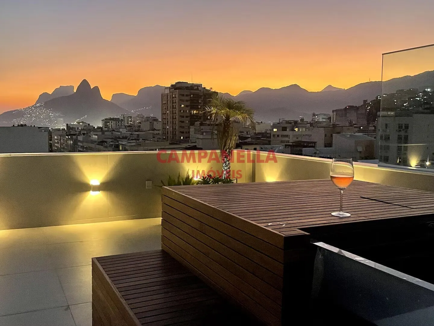 Furnished apartment with 3 bedrooms and open kitchen — photo 17
