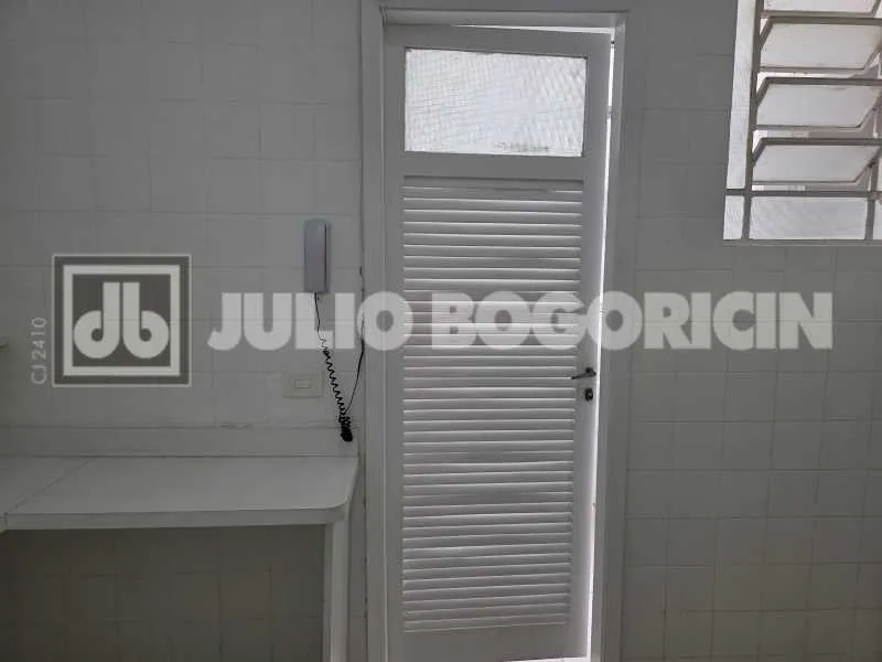 Apartment, 91 m², with wood or laminate floors — photo 18