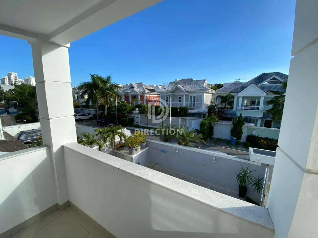 4 quartos e banheira: casa de 300 m² — photo 22