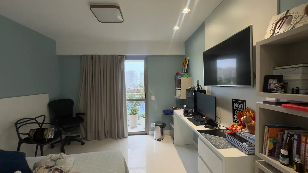 4-bedroom apartment with open-plan kitchen — photo 7