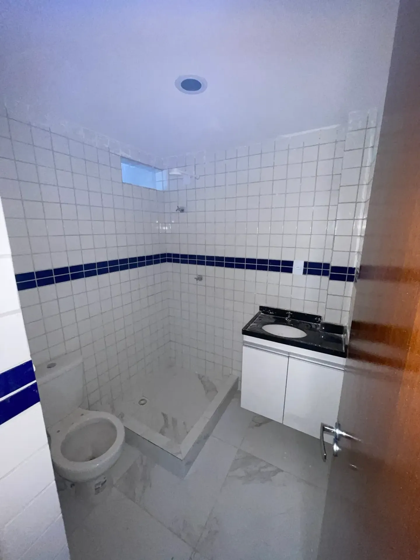 2-bedroom apartment with balcony and water view — photo 7