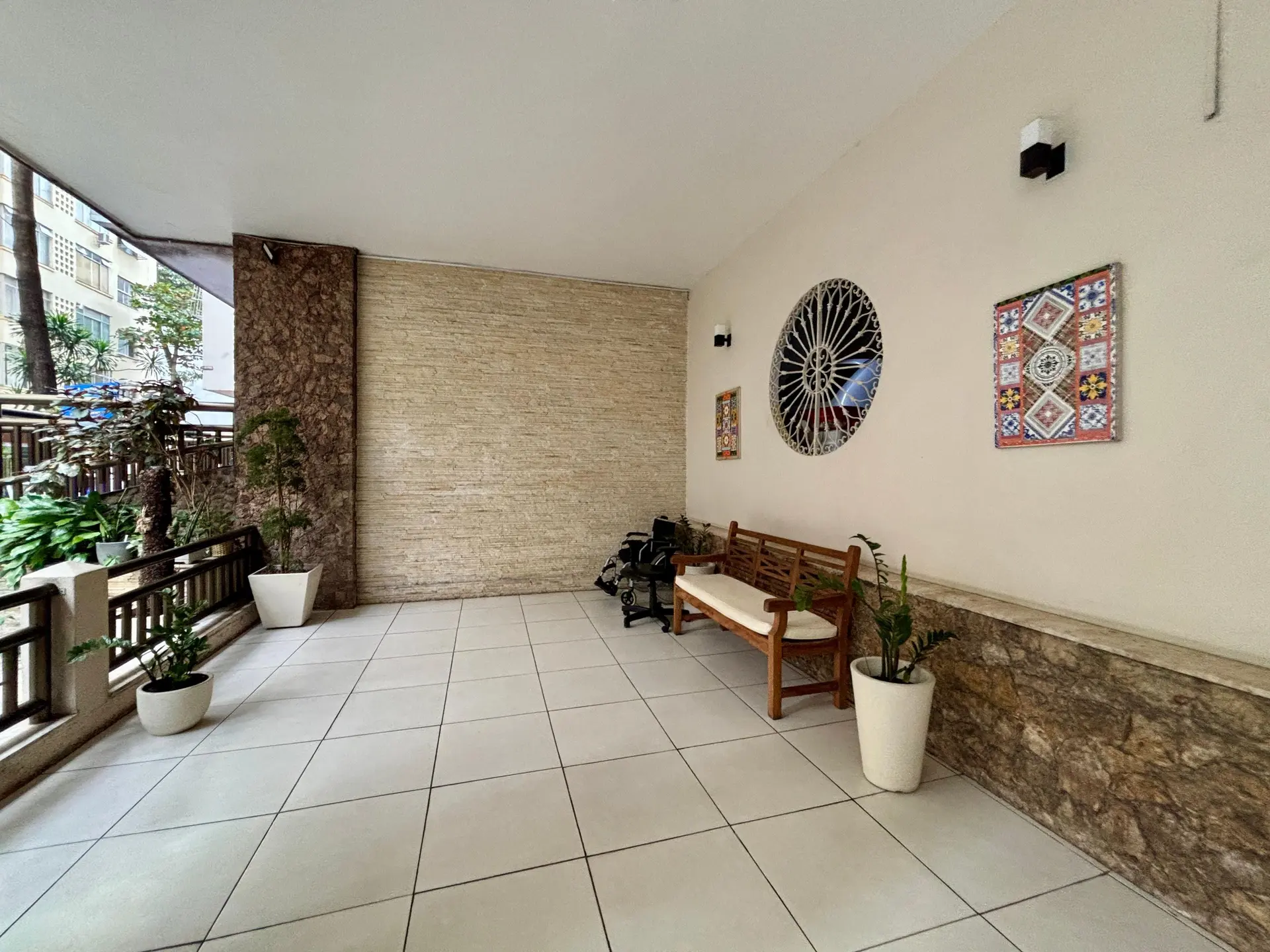 3-bedroom apartment with open-plan gas kitchen — photo 12