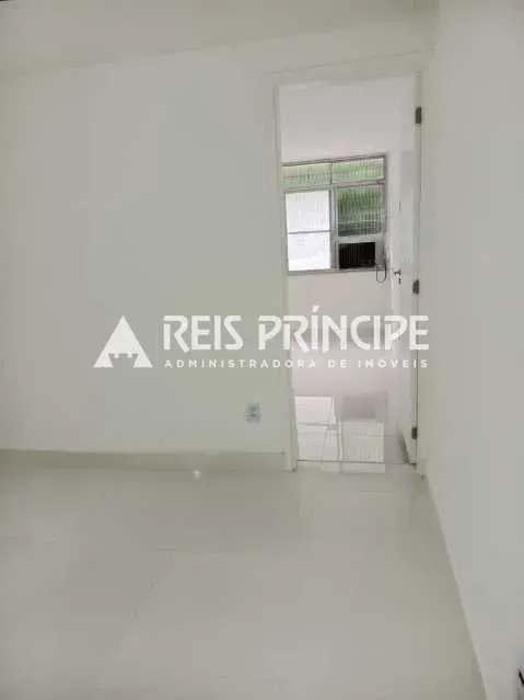 1-bedroom apartment with glass shower and electric shower — photo 13
