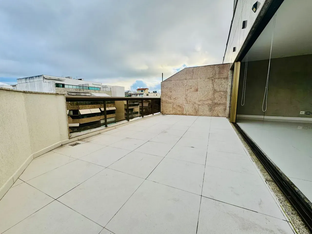 Penthouse with 4 bedrooms and 5 bathrooms plus 4 parking — photo 17