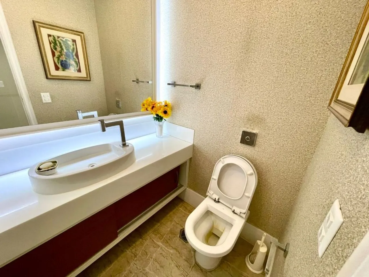 4-bedroom apartment with 300 m² and separate kitchen — photo 2