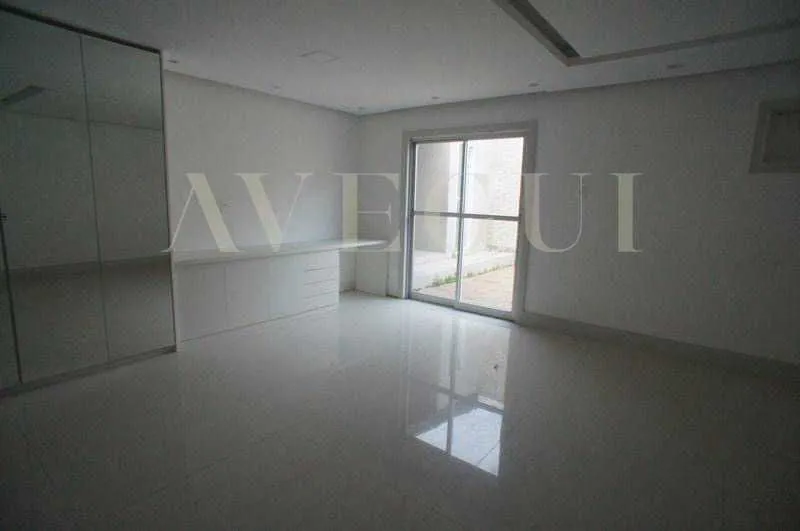 4-bedroom house with a bathtub in Rio de Janeiro — photo 4