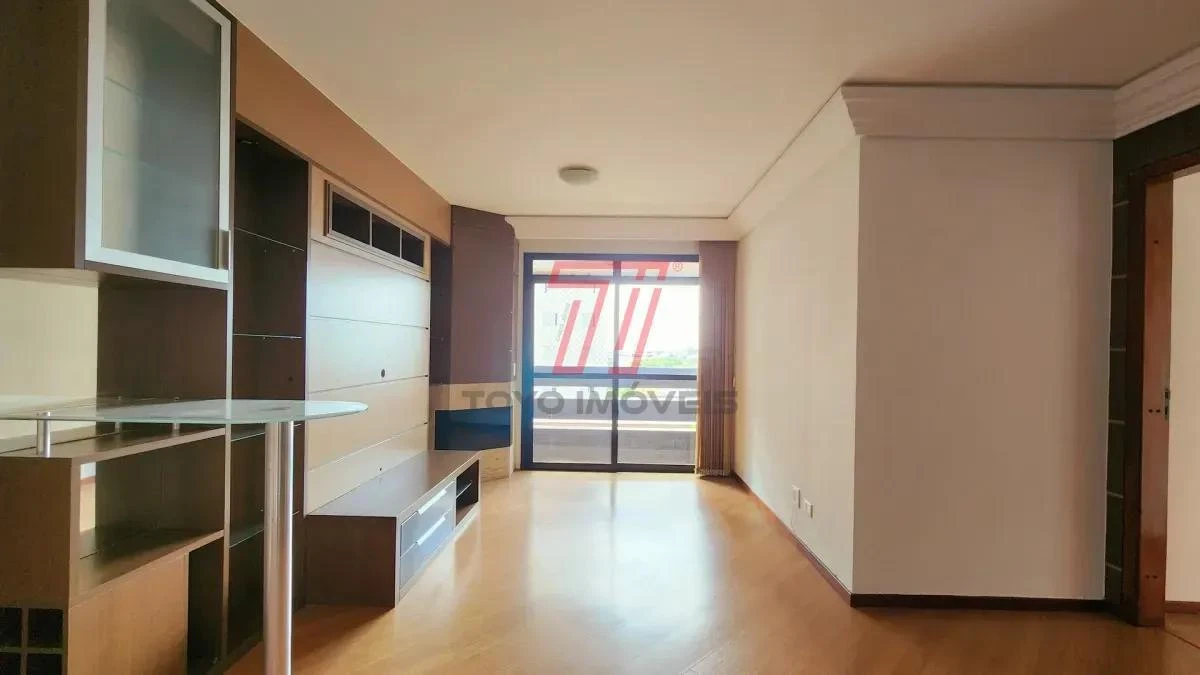 3-bedroom apartment with a bathtub in Curitiba — photo 31
