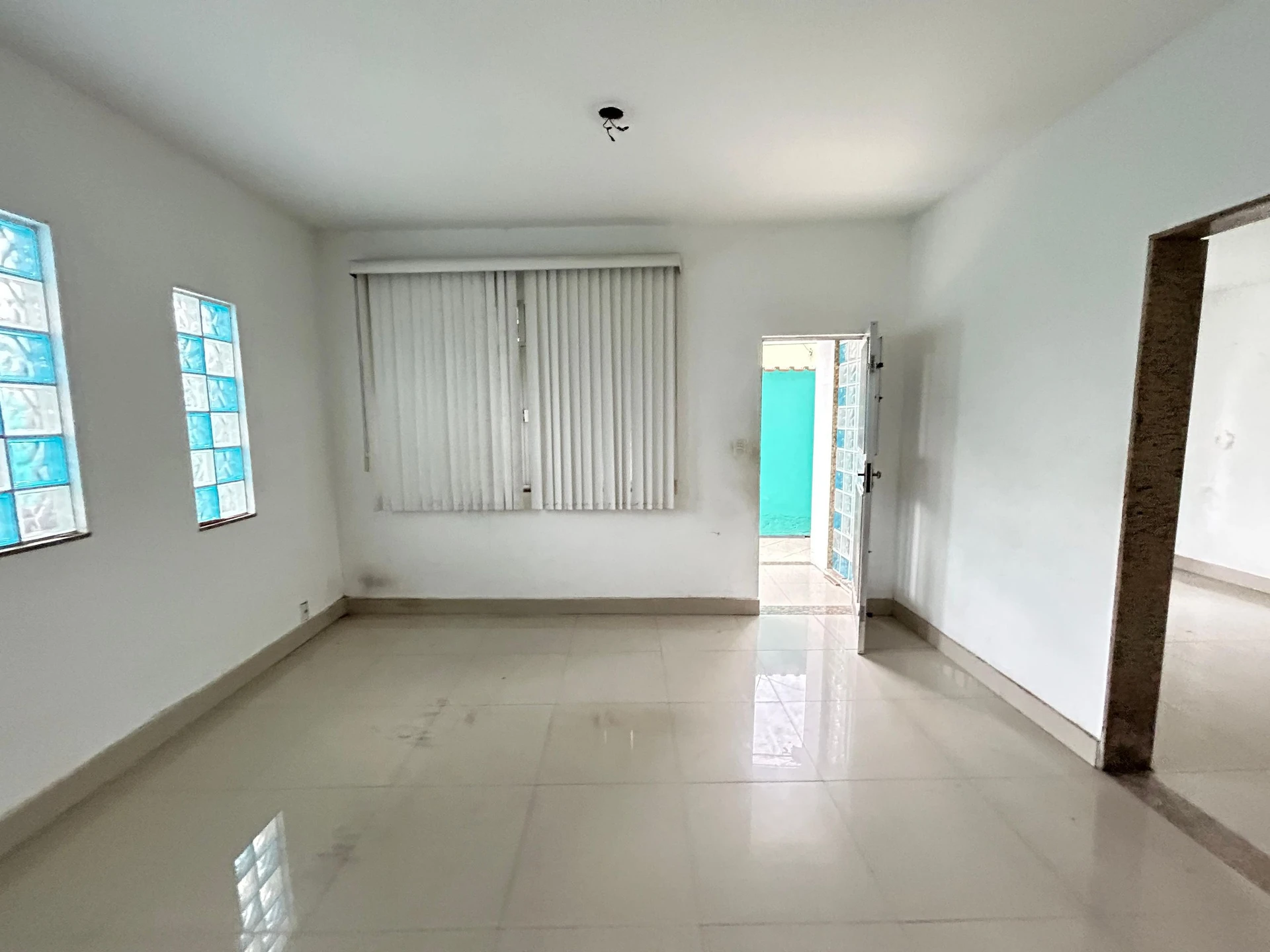 House, 300 m², with a walk-in closet — photo 41