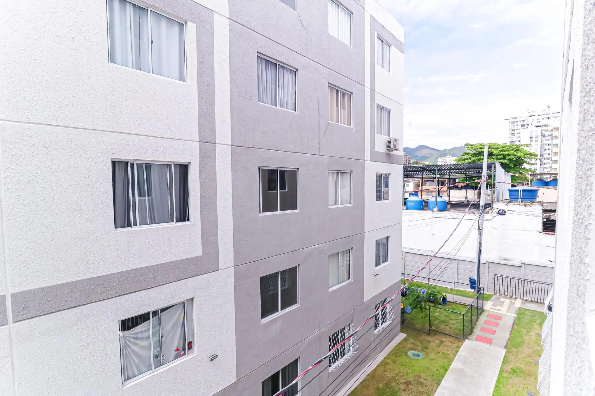 2-bedroom apartment with a washing machine — photo 9