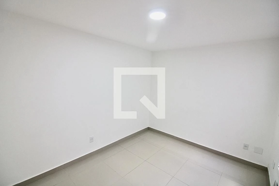 3-bedroom apartment, 1 with its own bathroom, 200 m² — photo 22