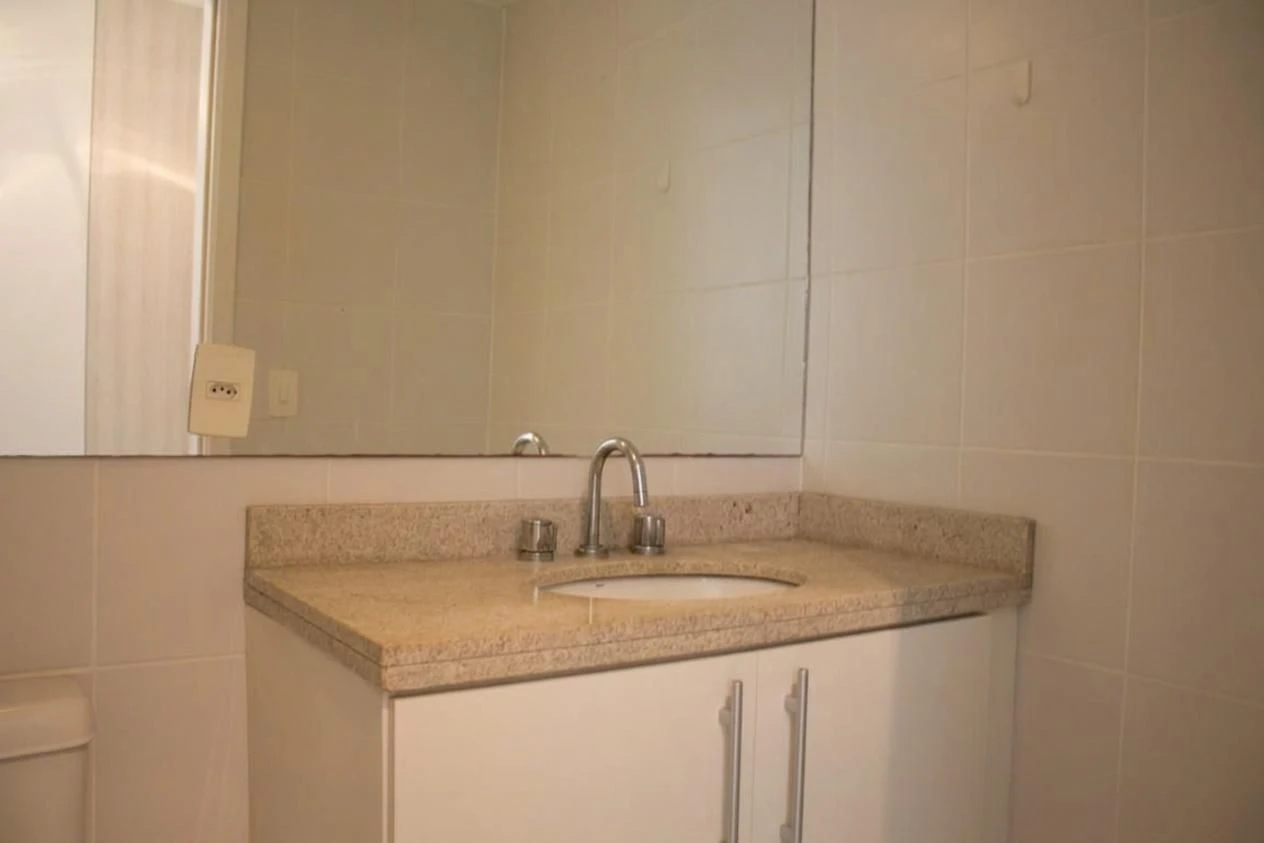 2-bedroom apartment with a glass-enclosed balcony — photo 28
