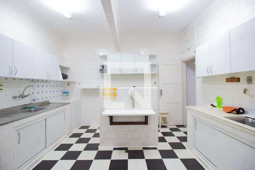 293 m² apartment with 3 bedrooms and private garden — photo 12