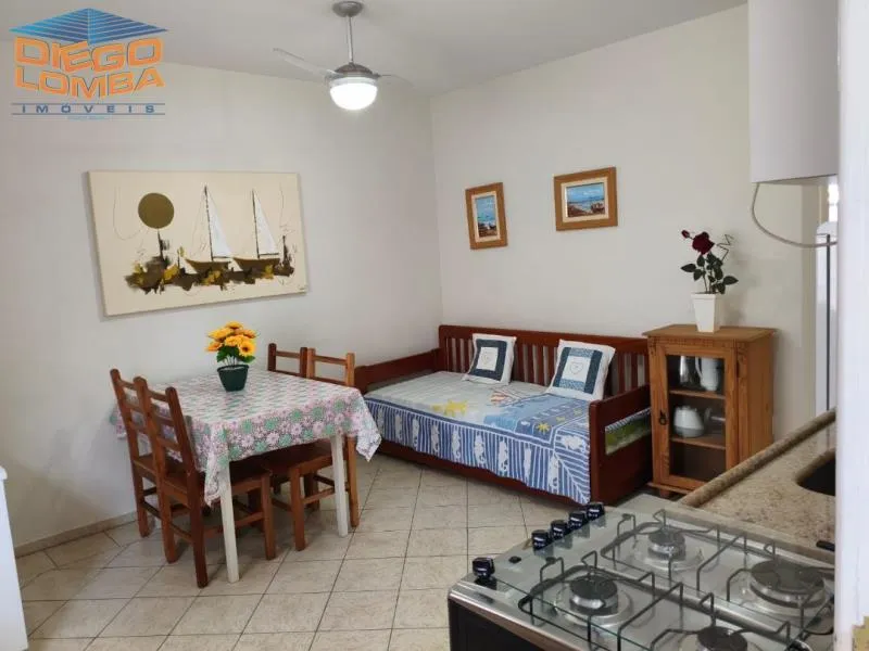 Furnished 1-bedroom apartment with parking and gas kitchen