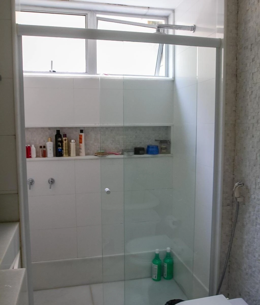 Furnished apartment with 3 bedrooms and 148 m² — photo 40