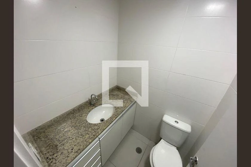 2-bedroom apartment in a building with a gym — photo 35