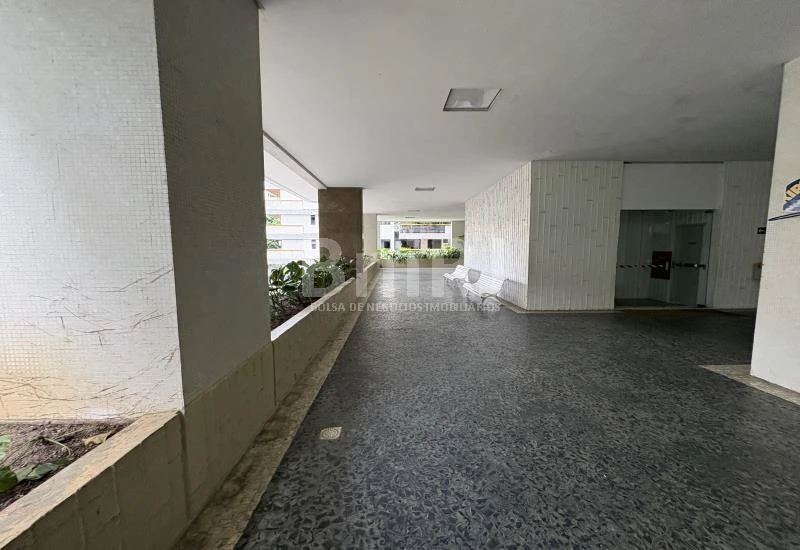 Furnished apartment, 121 m², with a glass-enclosed balcony — photo 25