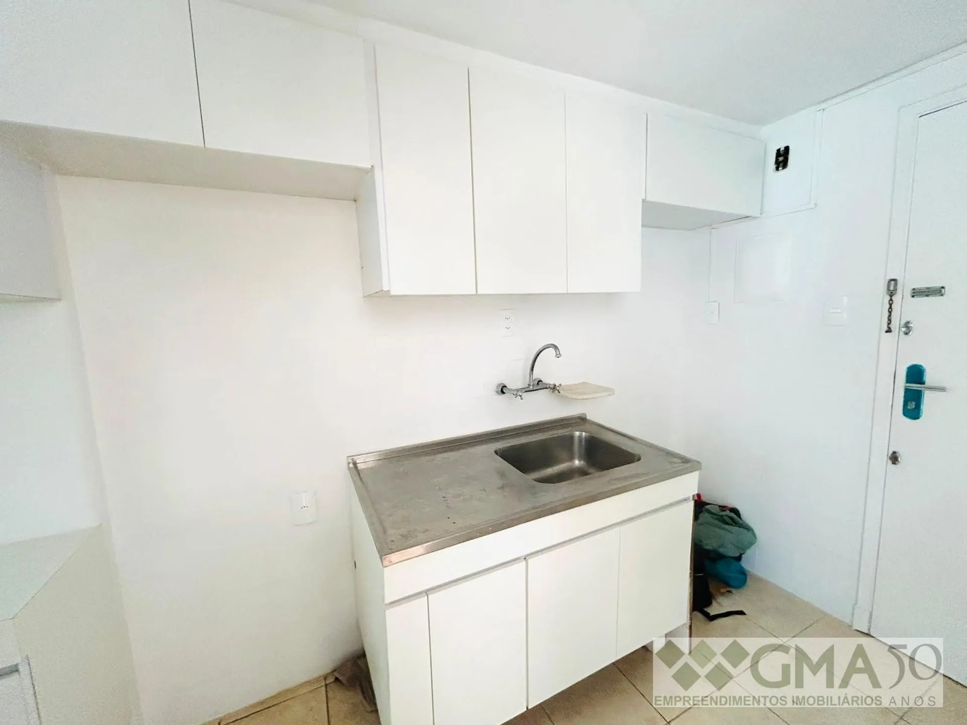 Rental apartment with 3 bedrooms and 3 bathrooms — photo 27