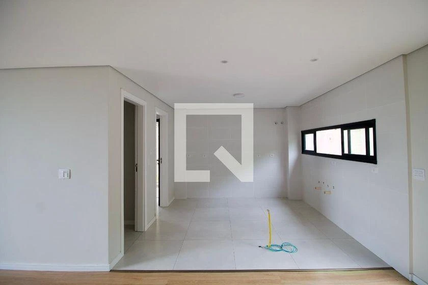 3-bedroom house with floor-to-ceiling windows — photo 2