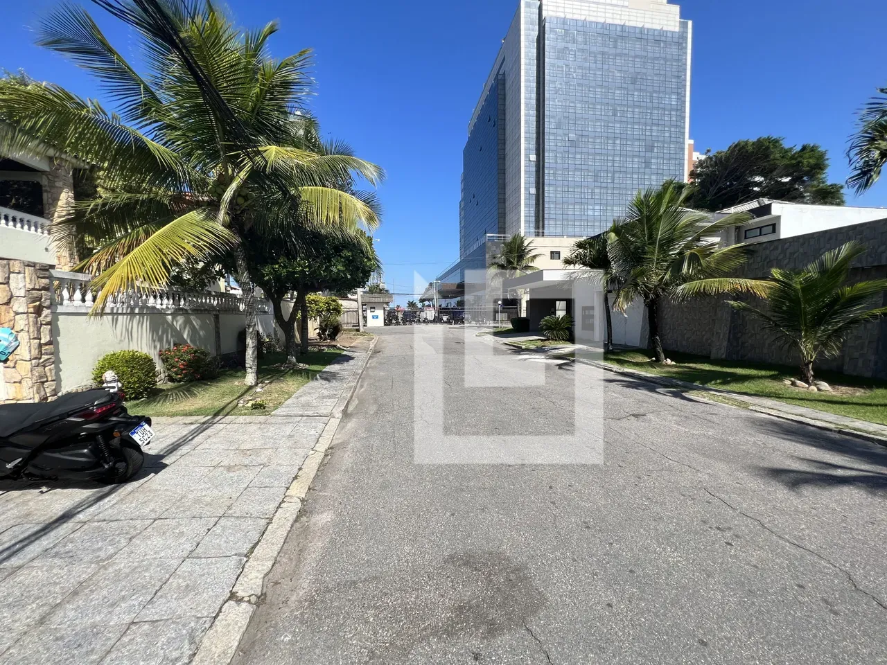 House with 4 suites and 5 parking spaces plus balcony BBQ — photo 43
