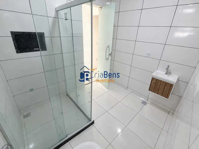 3-bedroom apartment, 1 with its own bathroom, 200 m² — photo 4