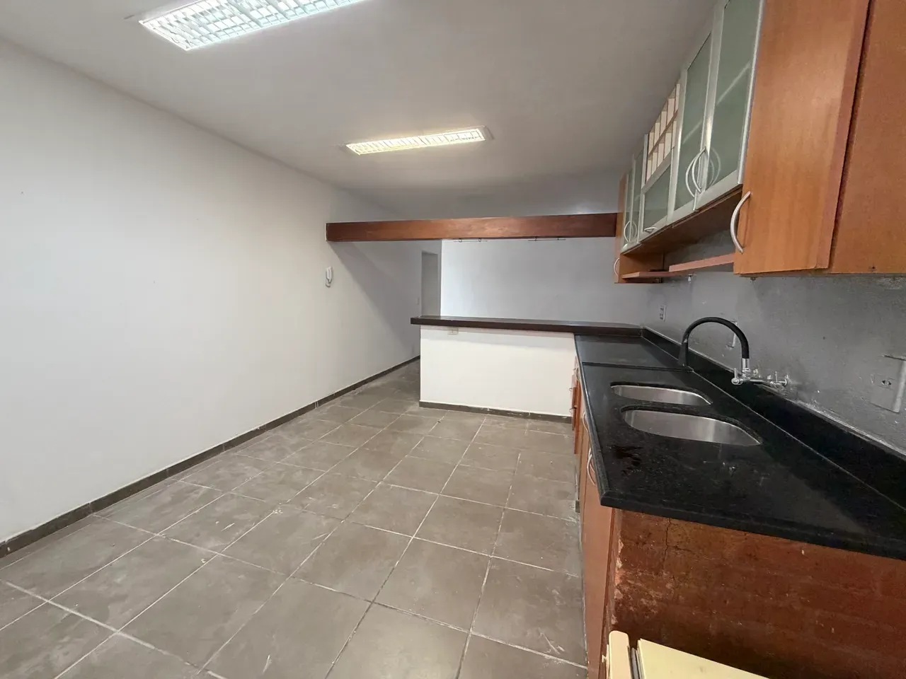 4-bedroom house with a bathtub in Rio de Janeiro — photo 12