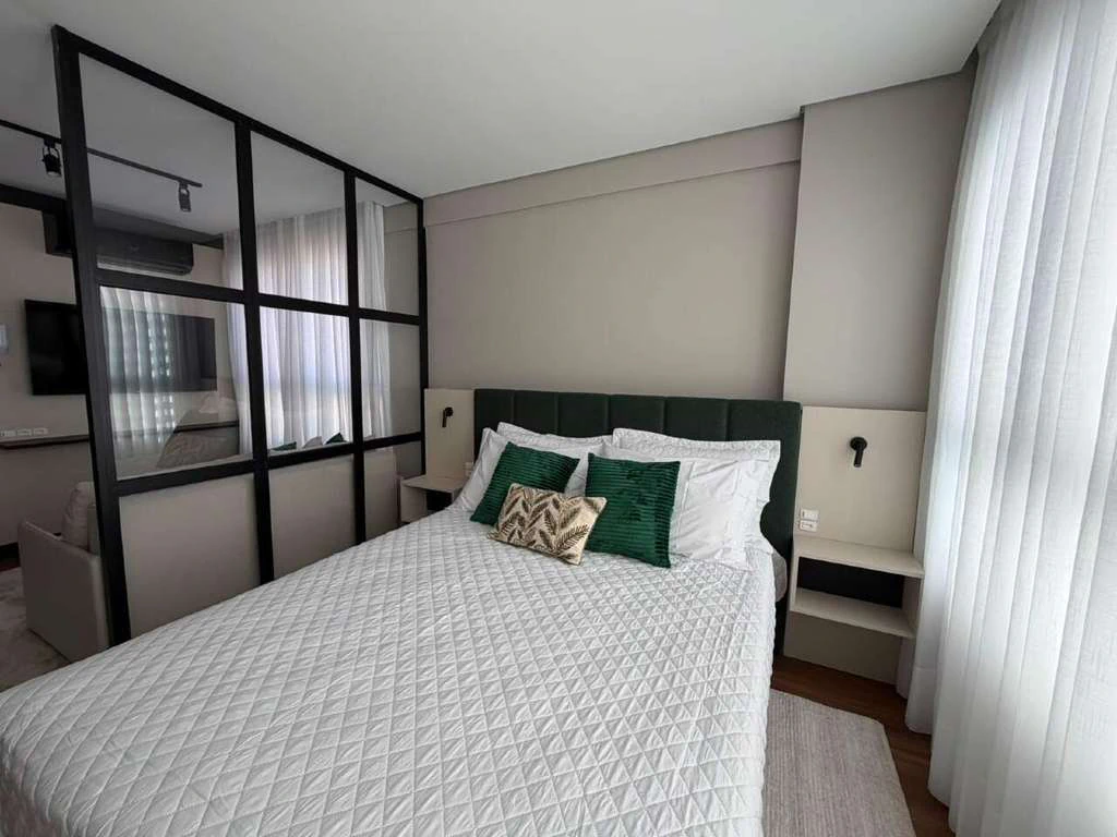 Apartamento de 1 dormitorio con cocina abierta y 50 m² — photo 3