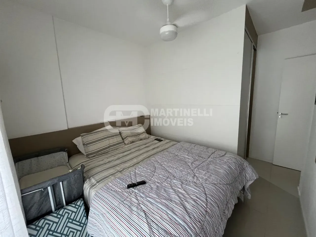 69 m² apartment with a walk-in closet and a washing machine — photo 6