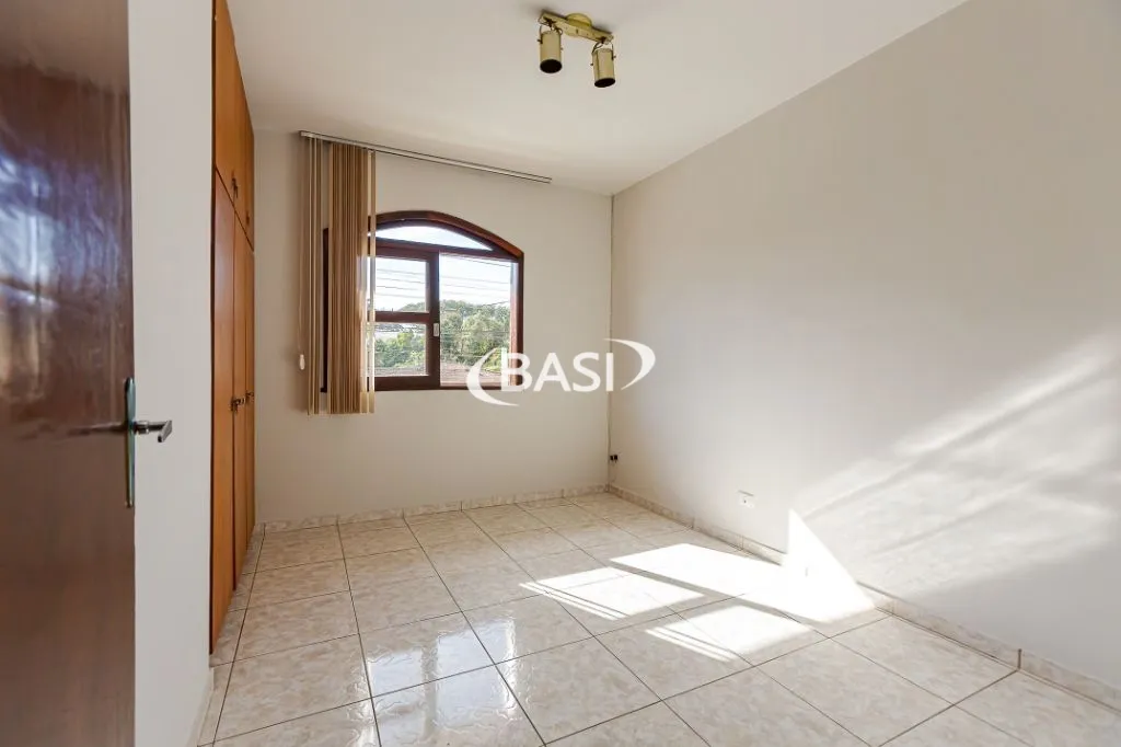Unfurnished house with 4 bedrooms and 3 bathrooms — photo 59