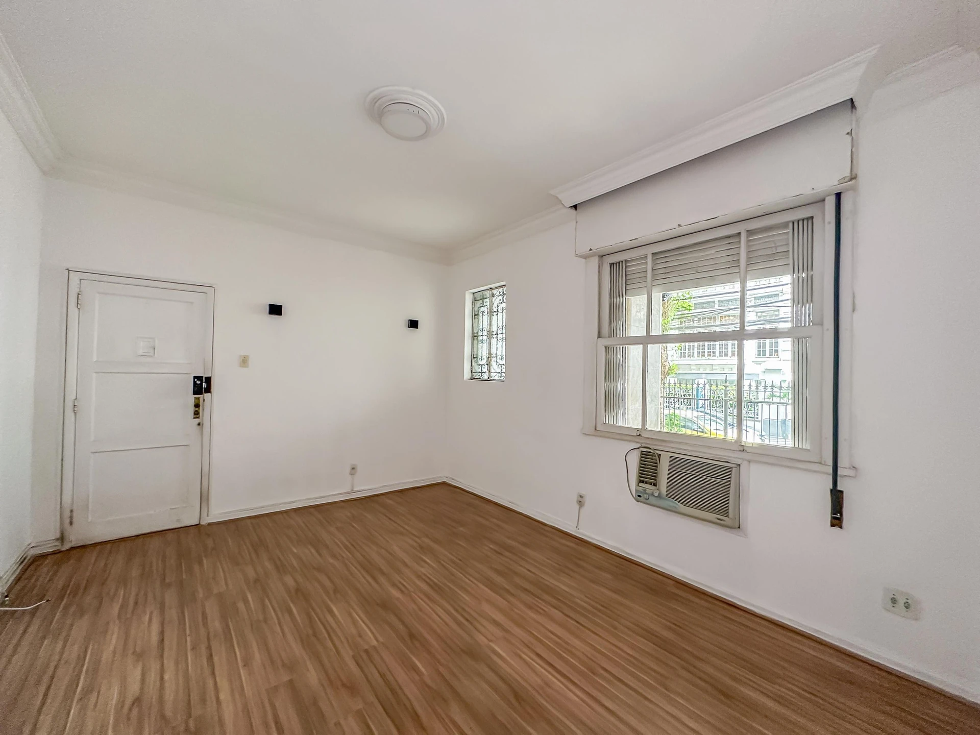 Дерев'яна підлога або ламінат та 2 спальні: квартира 83 м² — photo 16