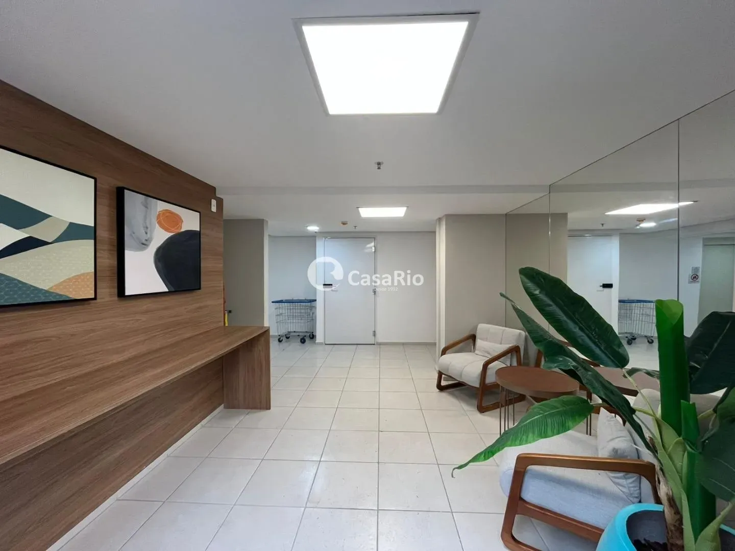 2-bedroom apartment in a building with a gym — photo 18