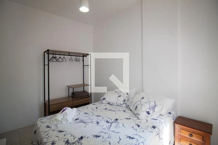 1-bedroom apartment with an open electric kitchen — photo 8