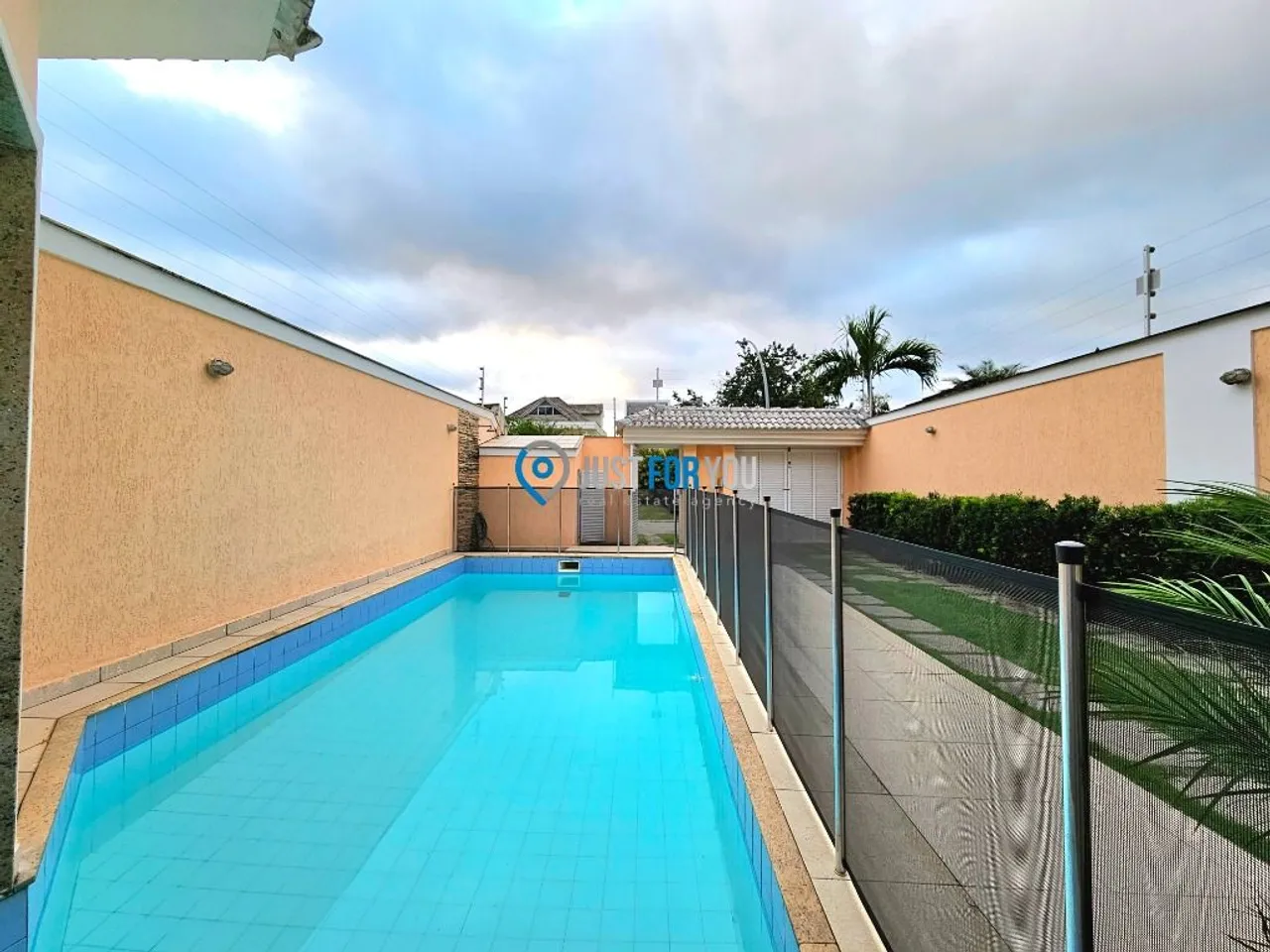 House with 5 bedrooms, 300 m² and a closed gas kitchen — photo 11