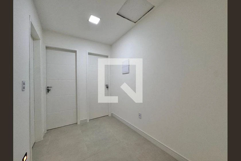 Rental house with 4 bedrooms and 222 m², balcony — photo 16