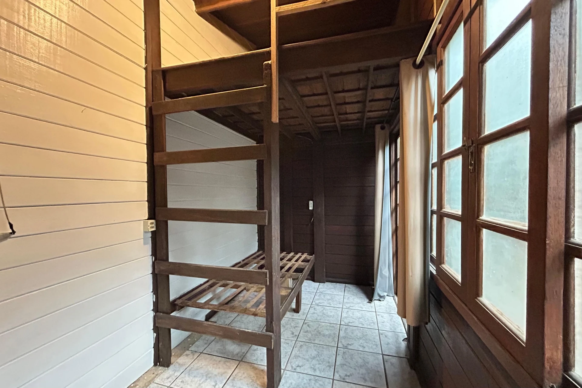 House, 100 m², with floor-to-ceiling windows — photo 9